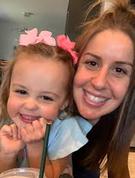 Hi could someone please remove the sandwich, wrapper and can please I'd be  very grateful maybe even a more asthetic background thanks in advance