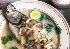 Siakap stim lemon ikan siakap lemon bawang putih serai, halia cili padi hijau dan merah daun ketumbar garam, gula serbuk perasa sos ikan sedikit air. Resipi Ikan Siakap Stim Resepi Bergambar