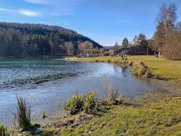Deine gesundheit liegt uns am herzen. Seen In Baden Wurttemberg Unsere Tipps Fur Die Schonsten Badeseen Karseen Und Moorseen Familien Reiseblog Travelsanne