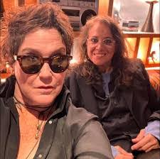 Fonda Lowe's Instagram, Twitter & Facebook