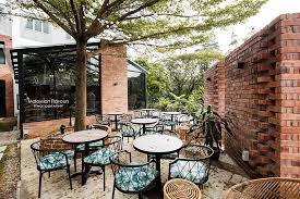 Situated amidst greenery, this daring all glass cafe offers. Pokok Kl Mahsa University Brunch In A Glasshouse Cafe Malaysian Flavours