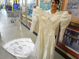 Vintage Gown At Goodwill Vintage Gowns Wedding Dresses Lace Wedding Dresses