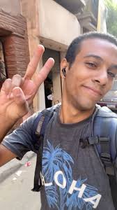 لو عايز تعرف عن كليه فنون تطبيقيه و قسم سينما و التصوير عموما اعمل لايك و  فولو و استني الفيديوهات الجايه ❤️😍