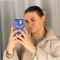 Jen Squire's Instagram, Twitter & Facebook