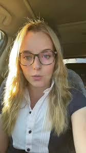 Anna Rayburn's Instagram, Twitter & Facebook