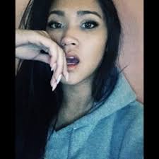 Stream Natalie Le music