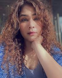 Aditi Mehta's Instagram, Twitter & Facebook