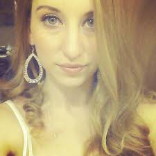 Danielle Carver (@Daniell82196648)