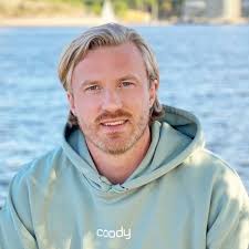 Robert Moberg's Instagram, Twitter & Facebook