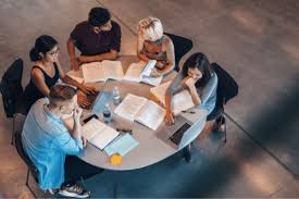 The difference in knowledge between undergrads and their instructors is vast, while the difference is much smaller between grad students and theirs. What S The Difference Between Undergraduate And Graduate Scholarshippoints