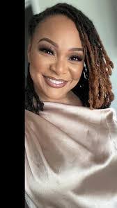 Deidra Mills's Instagram, Twitter & Facebook