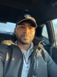 DaVon Robinson (@armoredfitness1) • Instagram photos and videos