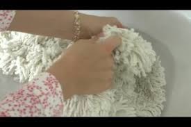 Haben sie hingegen ein sehr wertvolles exemplar zu hause, sollten sie davon absehen, selbst hand anzulegen. Video Langflor Teppich Reinigen So Geht S