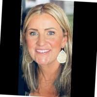 Julie Kennard's Instagram, Twitter & Facebook