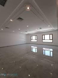 للإيجار دور اول مصعد مع بلكونه في سلوى صالة كبيرة مع مغاسل وحمام ضيوف صالون مع بلكونه جانبية ٤ غرف نوم منهم وحده ماستر وغرفة جنب Maids Room Guest Bath Flooring