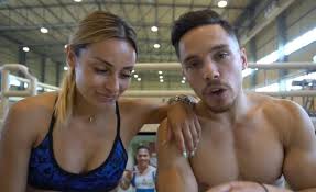 Και μάζα 62 κιλών και διακρίνεται ιδιαίτερα στο αγώνισμα των κρίκων. Leyterhs Petroynias Kai Basilikh Milloysh Se Ena Apolaystiko Binteo Gia To Mwro Poy Perimenoyn O Ntelalhs