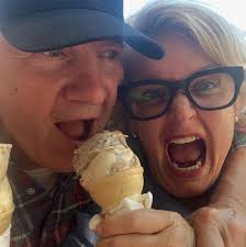 is lacie hull married