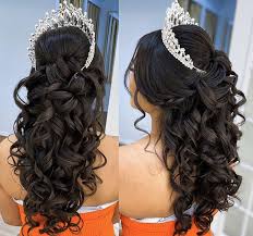 For mid length hair a slight styling with waves is the most appropriate hair option for celebrating. Pin By Alyonabal Dresses Handmade On Hairstyles Quince Hairstyles Hair Styles Sweet 16 Hairstyles