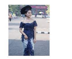 Wah… bagus deh gambar tampak depan… bisa buat inspirasi rumah sy dong…. 33 Inspirasi Model Baju Kebaya Modern Untuk Wisuda Updated 2021 Bukareview