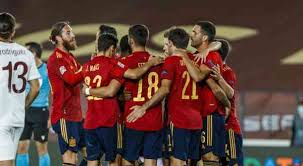 في المقابل منتخب السويد الذي يحل ضيفاً على إسبانيا ويلعب مباراه الليله على مدينه. ØªØ´ÙƒÙŠÙ„Ø© Ø¥Ø³Ø¨Ø§Ù†ÙŠØ§ ÙÙŠ Ù…ÙˆØ§Ø¬Ù‡Ø© Ø§Ù„ÙŠÙˆÙ†Ø§Ù†