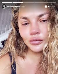 Chrissy teigen—queen of social media, cookbooks, awards show reaction gifs, and basically everything else—can throw down like no other when it comes to internet trolls. K20p2 R8ok3dhm