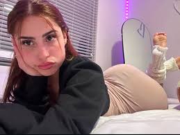 Angela Alvarez on X: hi if u want a free pic (real)  t.co1x9AaZ6yDf  X