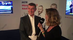 Emma smetana je za selfie u hořící katedrály drsně napadána. Andrej Babis Vs Emma Smetana V Dvtv Kdo Vyhral Na To Si Musite Odpovedet Sami Youtube