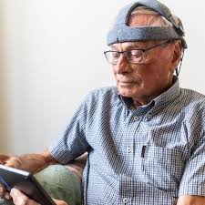 Alzheimer's: At-Home Brainwave Test Offers Early Warning