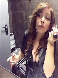 Cristina d'avena (@cristinadavenaofficial) • instagram photos and. Cristina D Avena In Posa Sexy Su Instagram E Il Web L Acclama Puffale Il Fatto Quotidiano