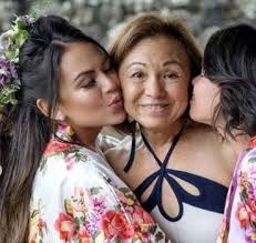 Zendaya maree stoermer coleman 1, 2, 3, dont le prénom signifie « rendre grâce » en shona, langue bantoue du zimbabwe, est née de claire stoermer (enseignante, directrice et professeur de théâtre 4) et de kazembe ajamu coleman (ancien professeur de sport devenu son manager et garde du corps 4) le 1 er septembre 1996 à oakland 5, en californie. Joanne Parrish Meet Mother Of Janel Parrish