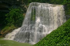 A tennessee waterfall that looks like it belongs in the amazon. Burgess Falls In Burgess Falls State Park