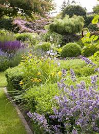 Cottage Garden Laendlicher Gartentraum Gartenidylle Romantisch Und Pflegeleicht 20 Garten Landschaftsbau Gartengestaltung Landschaftsbau