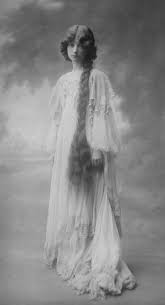 The women in the victorian eras had worn the most glamorous, elegant and stunning hairstyles. 94 Pioneer Women S Long Hair Ideas Long Hair Styles Vintage Hairstyles For Long Hair Vintage Hairstyles