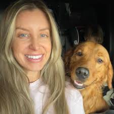 Tara Stoner's Instagram, Twitter & Facebook