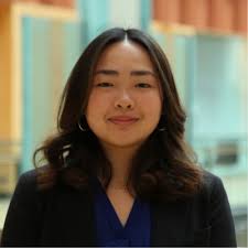 I just finished my first semester of college. From gross dorms to  near-impossible classes, here's what surprised me about college life.