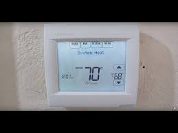 Large, backlit display shows the current and set temperature and time . Termostatos Honeywell By Dominion Industrial