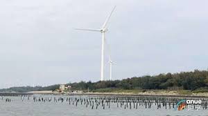 中華電力有限公司（china light & power limited），簡稱「中電」（clp power），屬中電控股有限公司（clp holdings limited） 全資擁有的公司，為254萬九龍、新界和大部分離島（不包括南丫島）顧客提供電力，服務香港八成人. å°ç£å¤§ç ¸ç™¾å„„å…ƒå»ºé›»å» å°æ±½é›»å¯æœ›åžå¤§å–® Anueé‰…äº¨ å°è‚¡æ–°èž