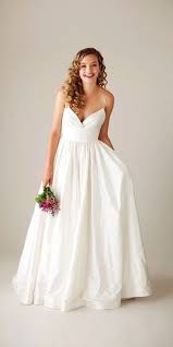 Schauspielerin angelina jolie wird angeblich in einem brautkleid aus dem atelier ihrer guten freundin l'wren scott vor den traualtar treten. Angelina Jolie Brautkleid Und Es Ist Zwillinge Wedding Beauty Style Angelina Beauty Brautkleid Kleid Hochzeit Hochzeitskleid Angelina Jolie Hochzeit
