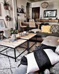 To Nie Nasz Styl Za Duzo Tego Wszystkiego I Tworzy Ogolny Balagan W Pomieszczeniu Boho Living Room Inspiration Living Room Designs Living Room Inspiration