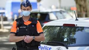 Kies dan het scenario dat op uw probleem van toepassing is en. Belgen Doen Vier Keer Zoveel Online Aangiften Bij Politie De Tijd