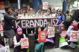 See more ideas about malay language, malaysia, language. Malay Groups Mount Coffin Protest To Bury Controversial Dual Language Programme Malaysia Malay Mail