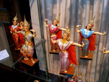 Mga resulta ng larawan para sa Bangkok Dolls Museum building"