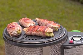 Hahnchenbrust Mit Guacamole Gefullt Und Bacon Umwickelt Vom Grill H Rezept Hahnchenbrust Grillen Guacamole Hahnchenbrust