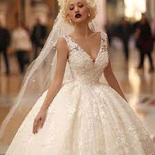 Photo By Endritmertiri Weddingdress Weddinggown Bride Weddings Engaged Bridesmaids Gown Bur Wedding Dresses Long Bridal Gown Wedding Dresses Uk