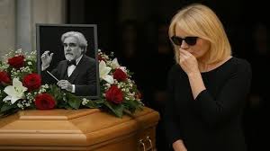 Parole - Funerali Beppe Vessicchio, bufera dopo il gesto di Maria De Filippi: ha...Altro... | Facebook