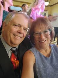 Please can someone remove the people from the backgrounds and make the  quality look better? Thank you in advance