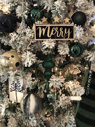 Pin By Eva Orlop On My Dark Green Christmas Christmas Tree Inspiration Gold Christmas Decorations Holiday Deco