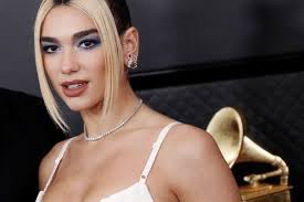 Born 22 august 1995) is an english singer and songwriter. Emotionele Dua Lipa Brengt Album Week Eerder Uit Show Ad Nl