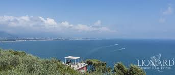 Proponiamo in vendita a varazze, a. Splendida Villa Di Lusso Affacciata Sul Mare Ligure Lionard