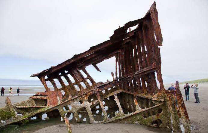 Thousands of Ships Have Wrecked in the 'Graveyard of the Pacific'